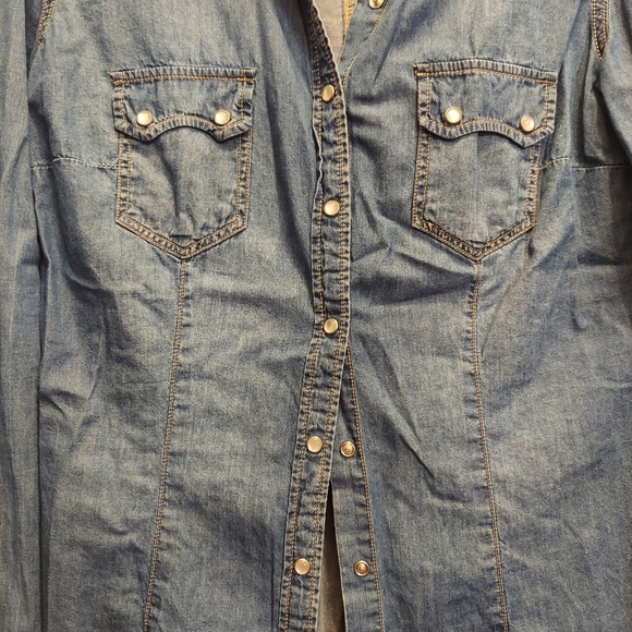 Forever 21 Western Style Lightweight Denim Shirt - Picture 4 of 6